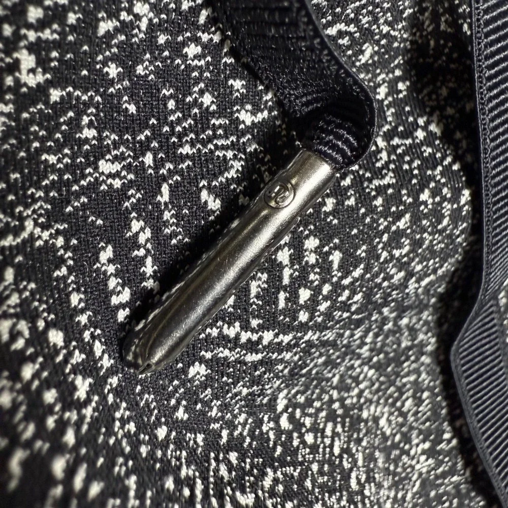 Lululemon Jogger Pants Drawstring‎ Pockets Athletic Casual Black White Size 4